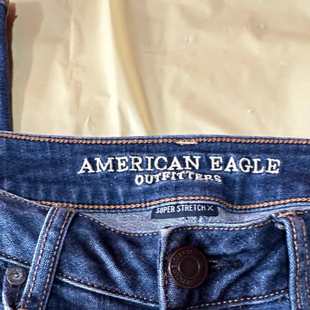 American Eagle Outfitters Women's Blue Distressed Jeans Size 4 - Picture 2 of 8
